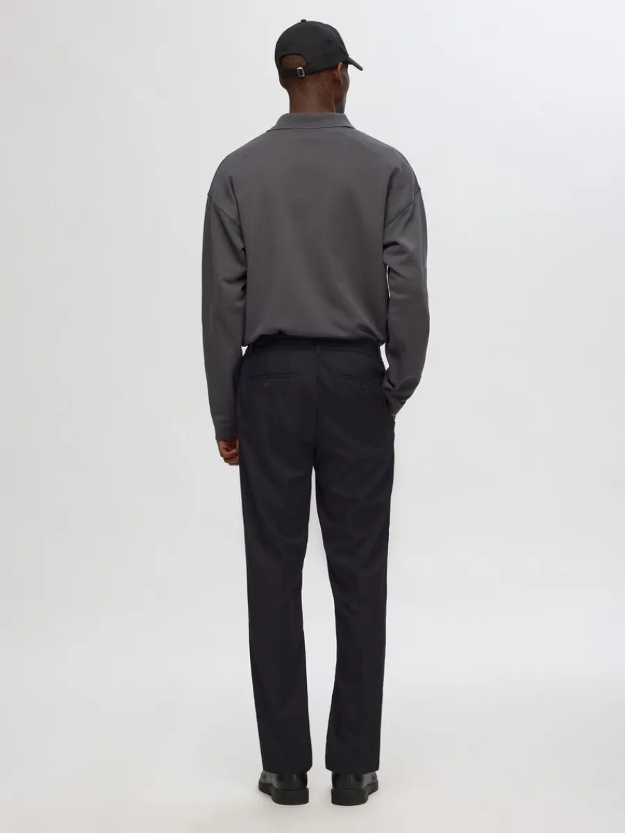 veckad_byxor_1-4.webp SELECTED VECKAD BYXOR Black Hot