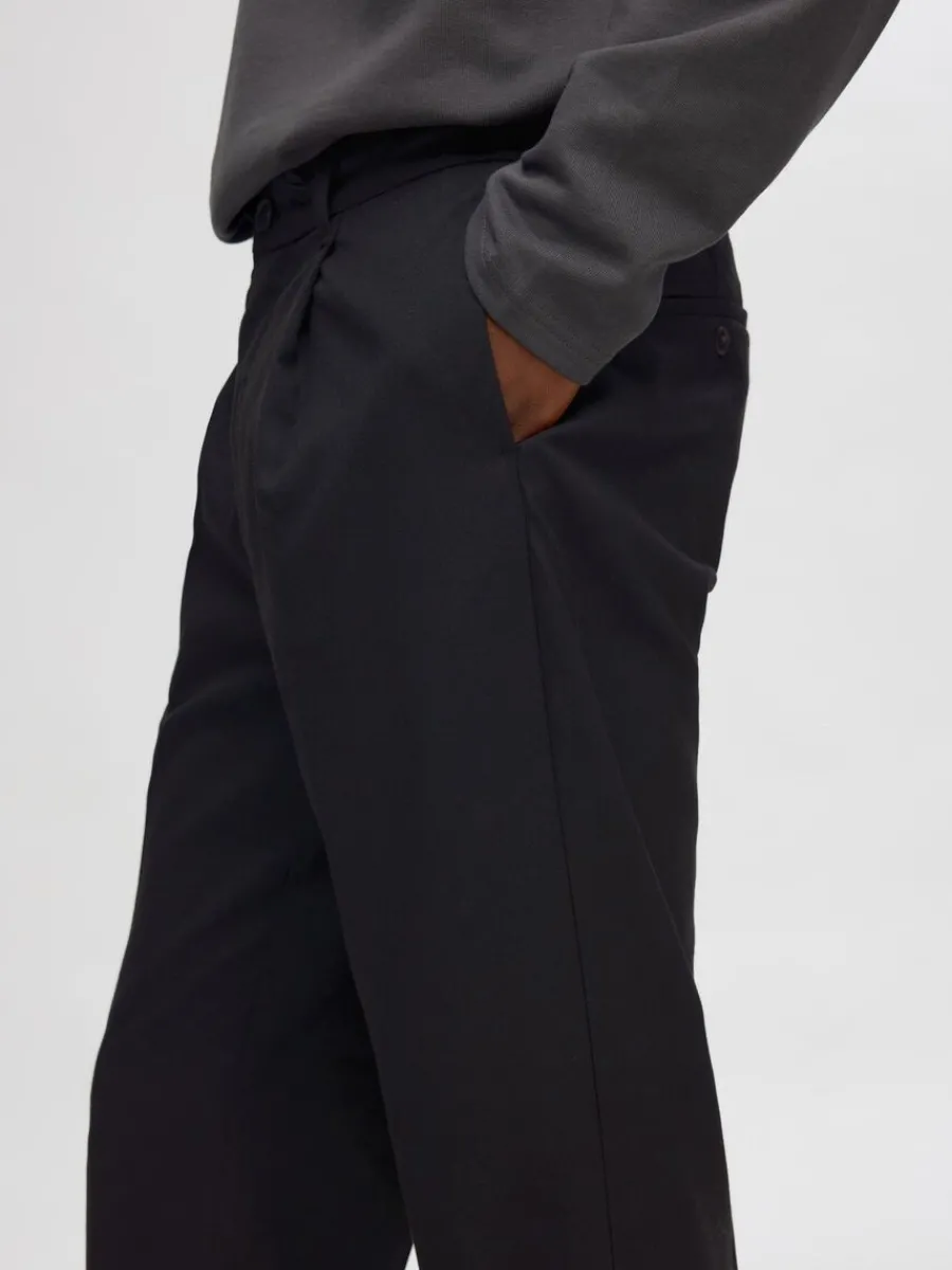 veckad_byxor_5-4.webp SELECTED VECKAD BYXOR Black Hot