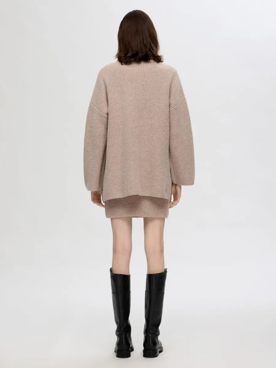 verdimensionerad_polokrag_4.webp SELECTED ÖVERDIMENSIONERAD POLOKRAGE TRÖJA Brown Sale