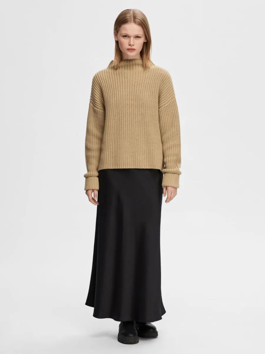 verdimensionerad_trja_1-7.webp SELECTED ÖVERDIMENSIONERAD TRÖJA Brown Cheap