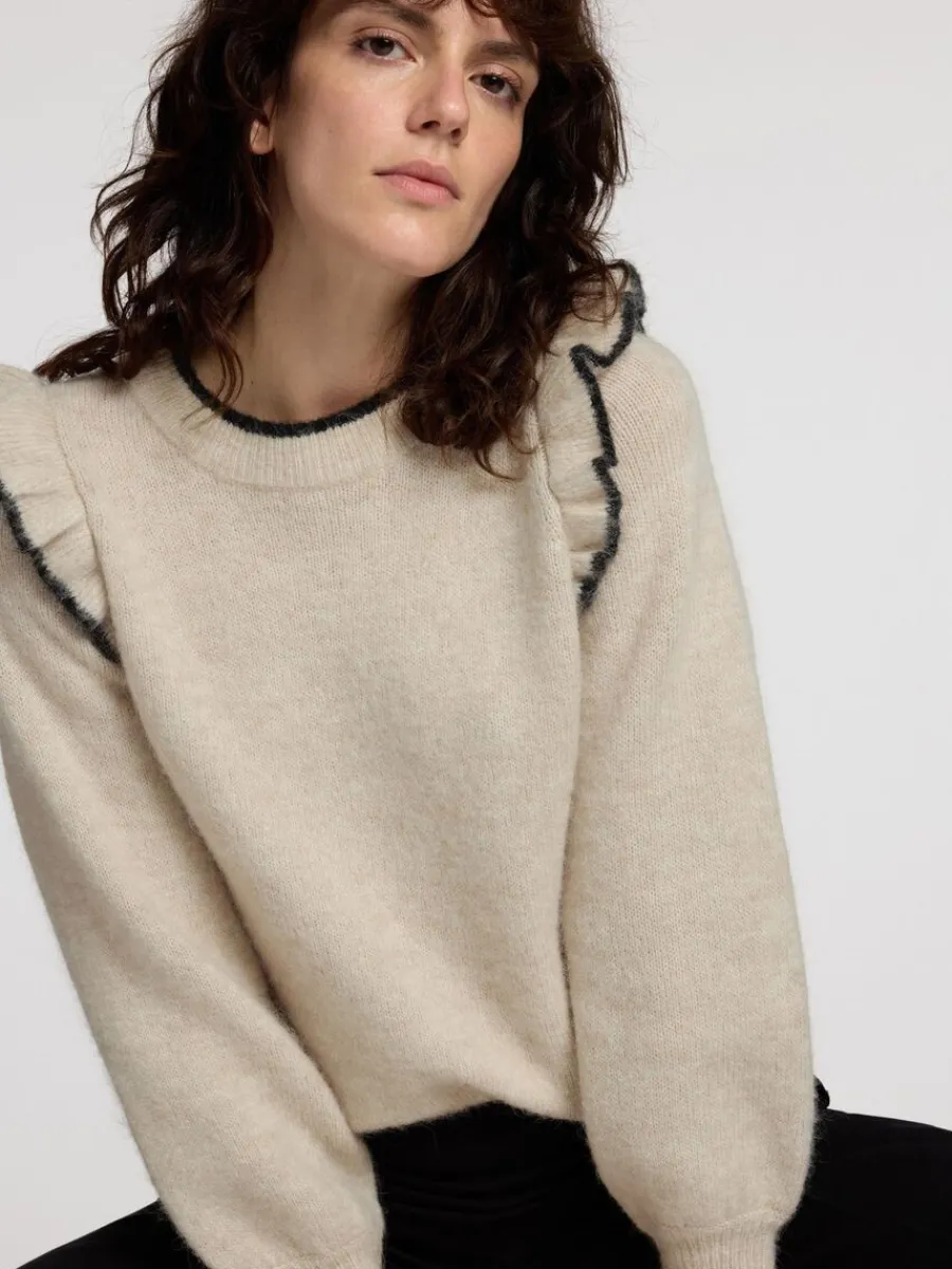 volangprydd_trja_2.webp SELECTED VOLANGPRYDD TRÖJA Beige Clearance