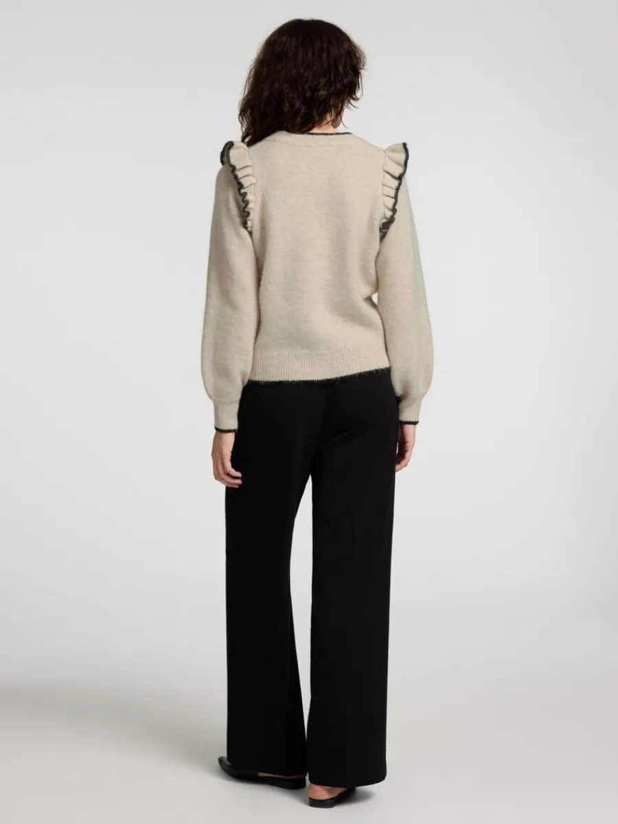 volangprydd_trja_4.webp SELECTED VOLANGPRYDD TRÖJA Beige Clearance