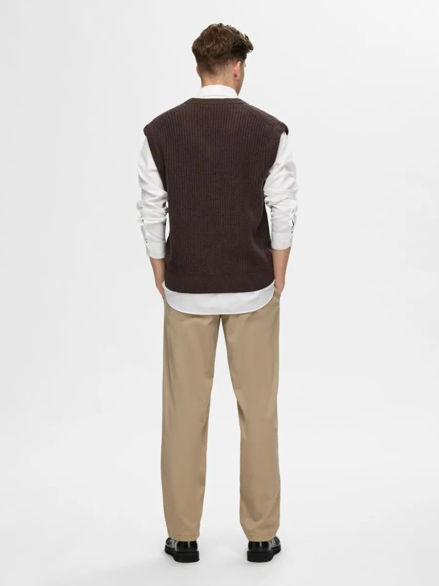 vringning_stickad_vst_1-1.webp SELECTED V-RINGNING STICKAD VÄST Brown Best Sale